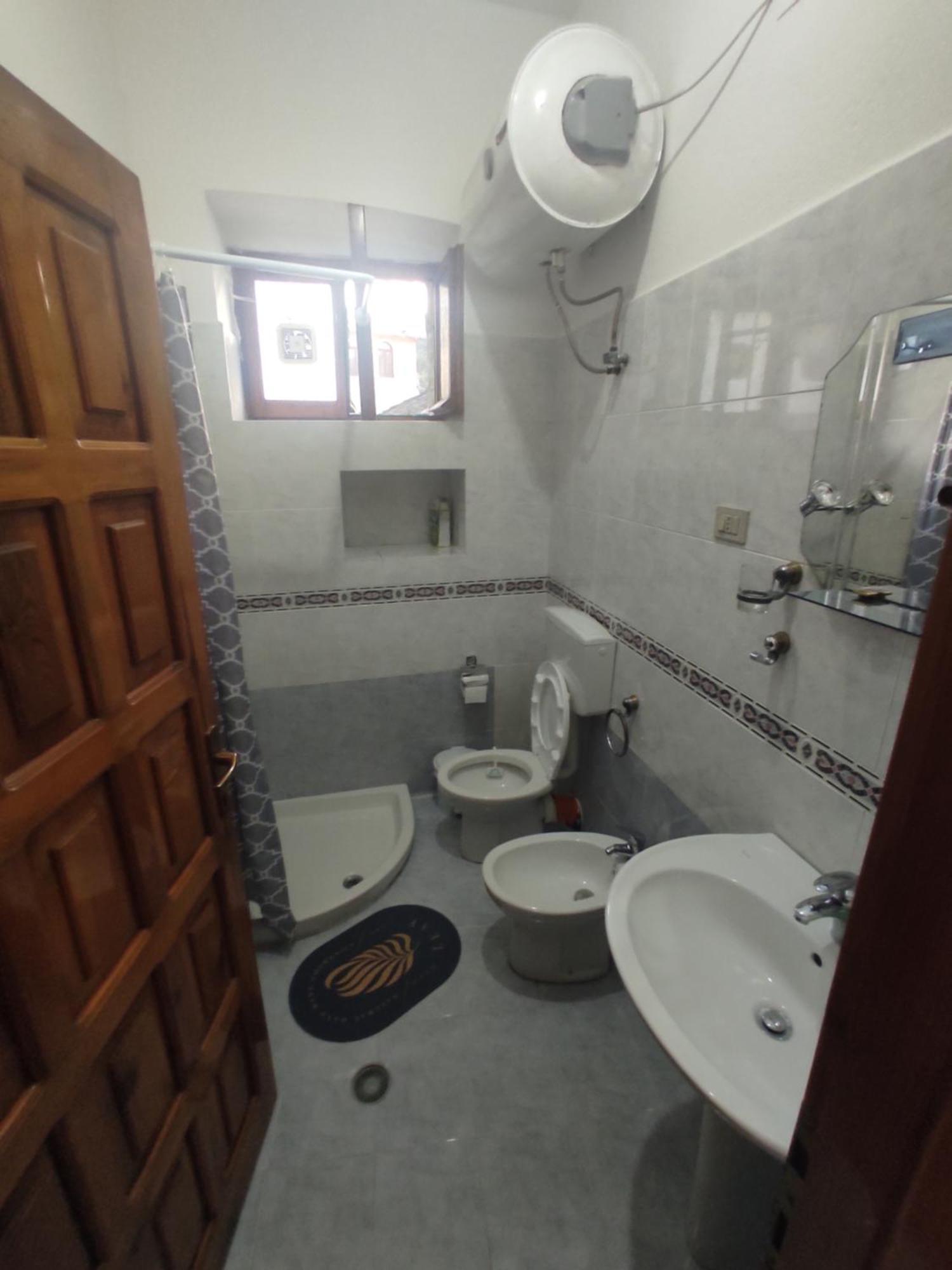Xheison Apartment Гирокастра Экстерьер фото